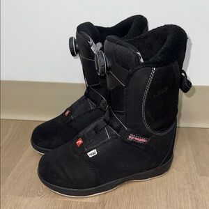 Jr Boa Snowboard Boots - Kids' Head Black Snowboard Boots with Dial System
